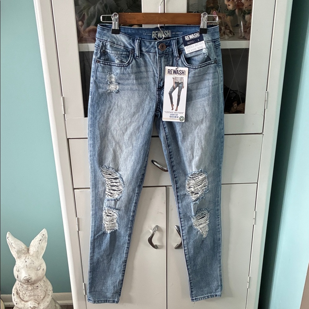 Rewash Light Blue Distressed Jeans jr sz 3 NWT Vintage Reunion Classic Rise